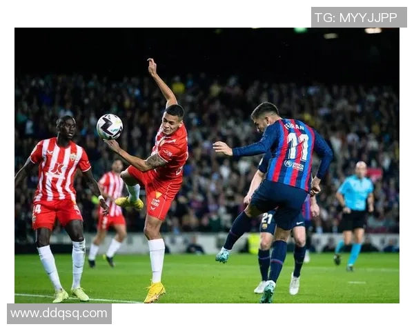 足球巨星的绝技揭秘与他们在赛场上的精彩瞬间回顾