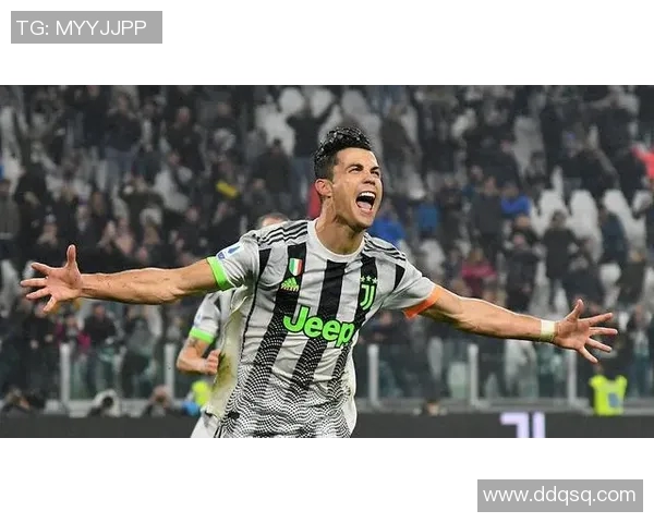 足球明星乘私人飞机失踪引发全球关注搜索行动紧急展开