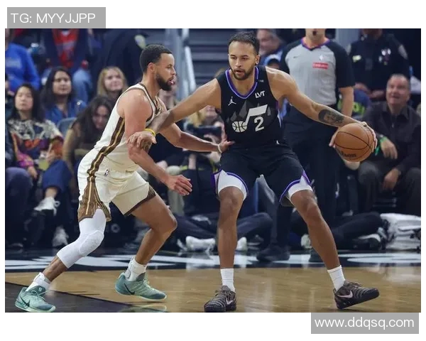 2017季后赛勇士与爵士第三场对决精彩回顾与赛后分析